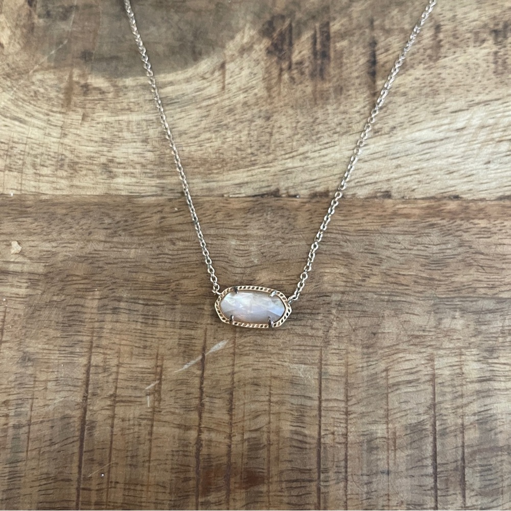 Kendra Scott Elisa Silver Pendant Necklace in Ivory Mother-of-Pearl and Silver
